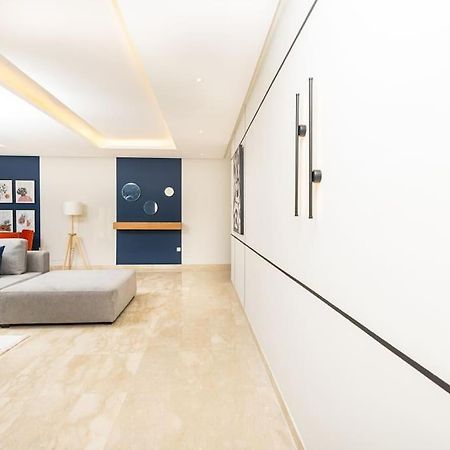 Appartamento Modern 2Br Retreat In Marina Sale Luxury Living Hajja Esterno foto