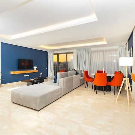 Appartamento Modern 2Br Retreat In Marina Sale Luxury Living Hajja Esterno foto